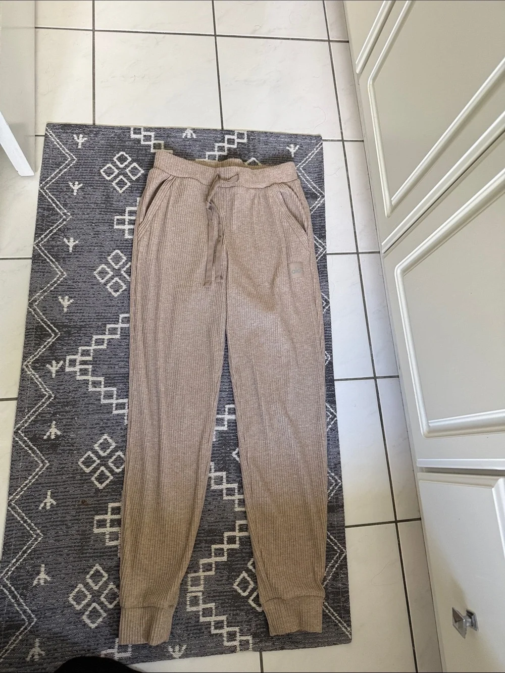 Alo Muse Sweatpants Joggers Gravel Ribbed Fleece Lounge Pants